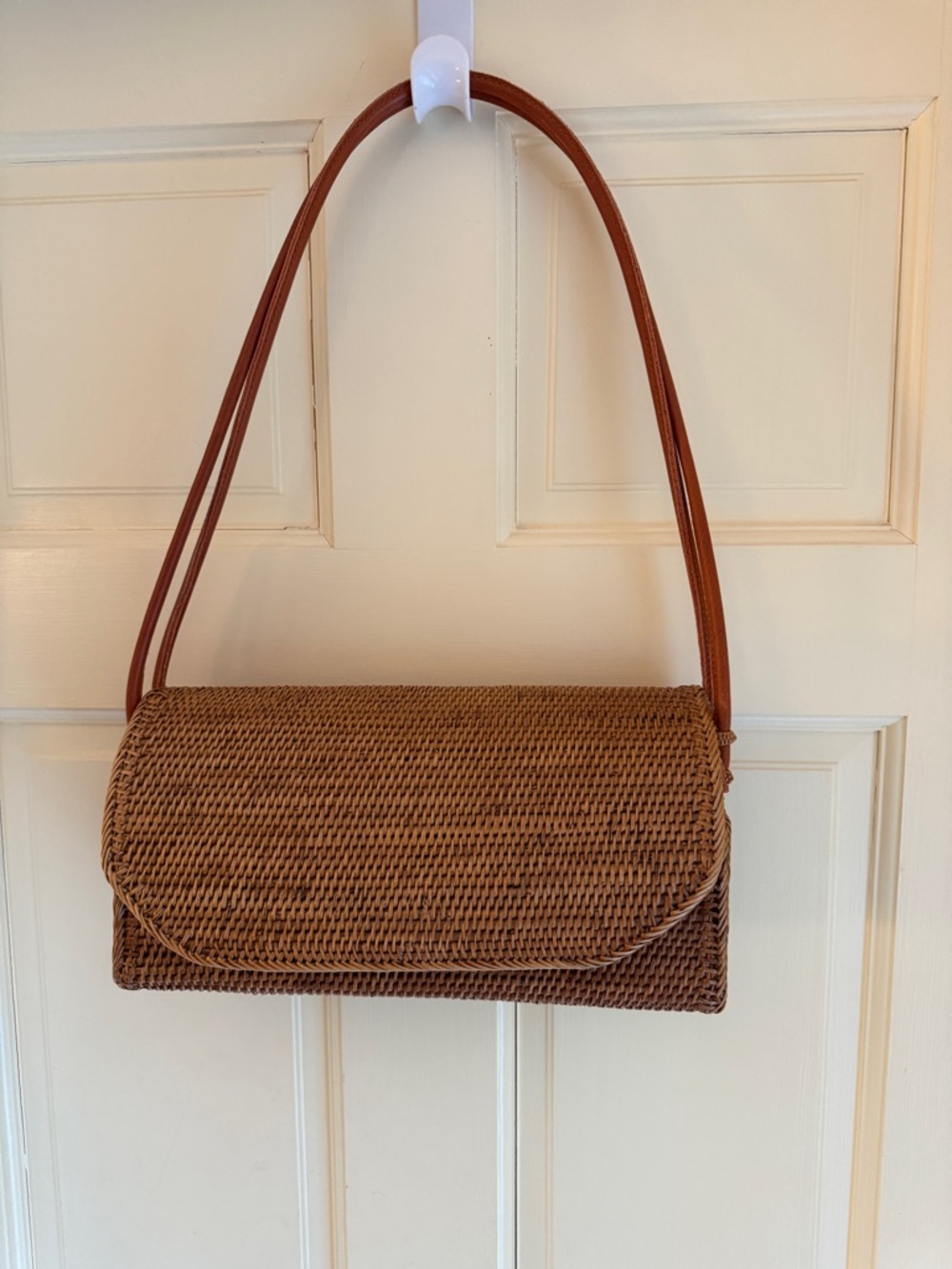Woven Straw Shoulder Bag in Brown